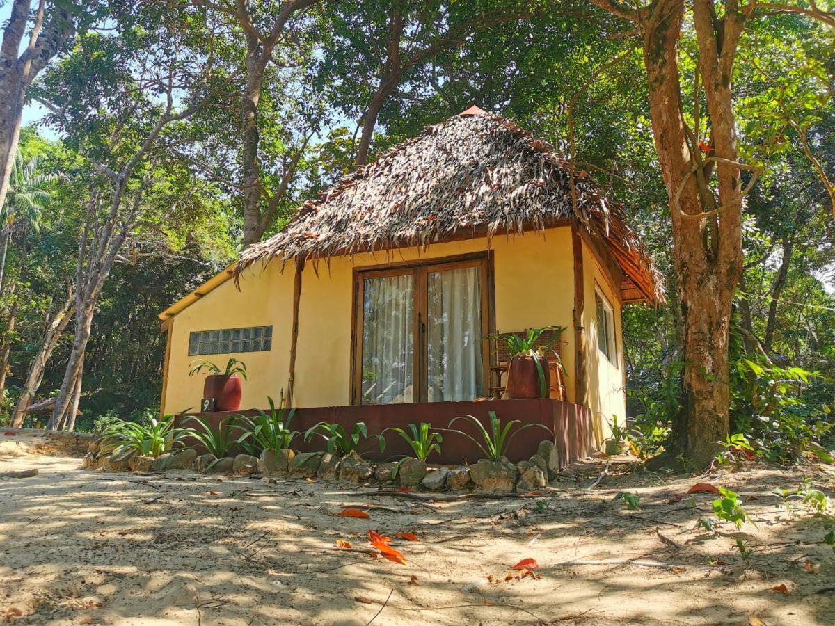 Sleeping Trees Hotel Koh Rong Sanloem Exterior photo