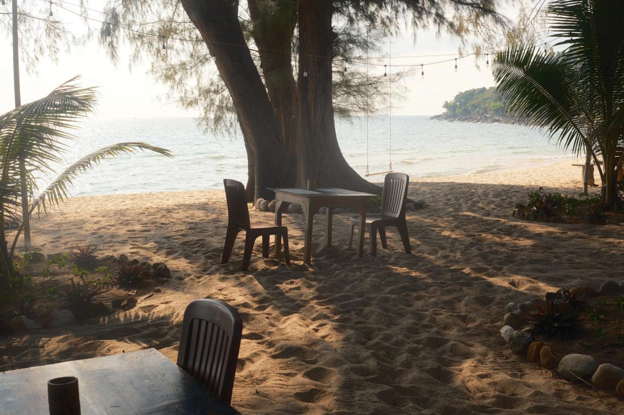 Sleeping Trees Hotel Koh Rong Sanloem Exterior photo